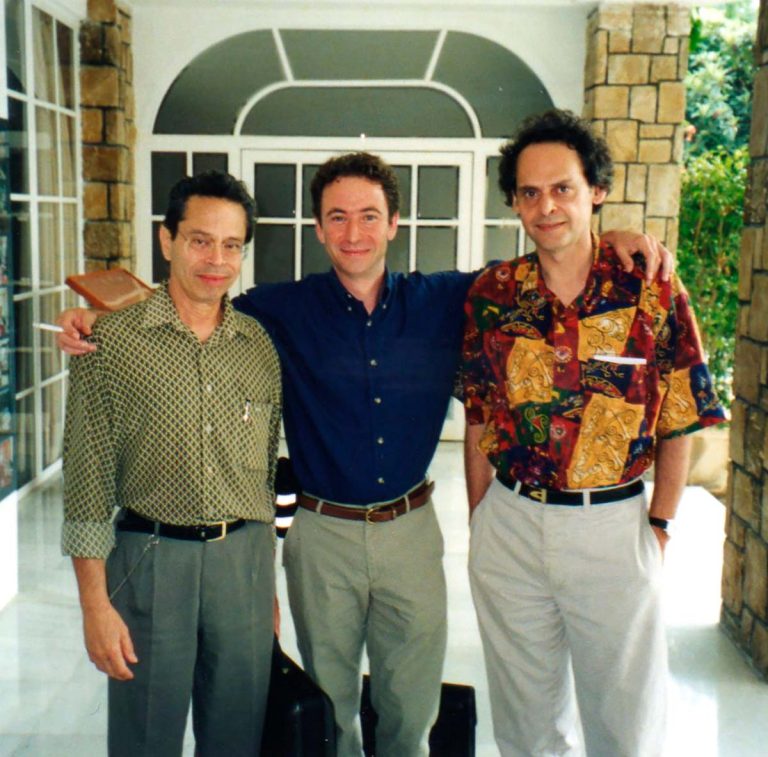 Jorge con Leo Brouwer y Roland Dyens Jorge con Leo Brouwer y Roland Dyens en el 2000